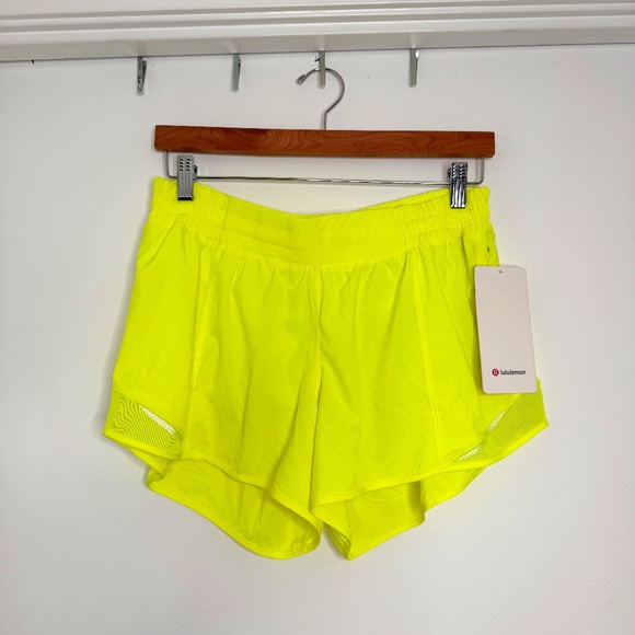 lululemon athletica Pants - NWT Lululemon Hotty Hot Low-Rise Lined Shorts 4”
